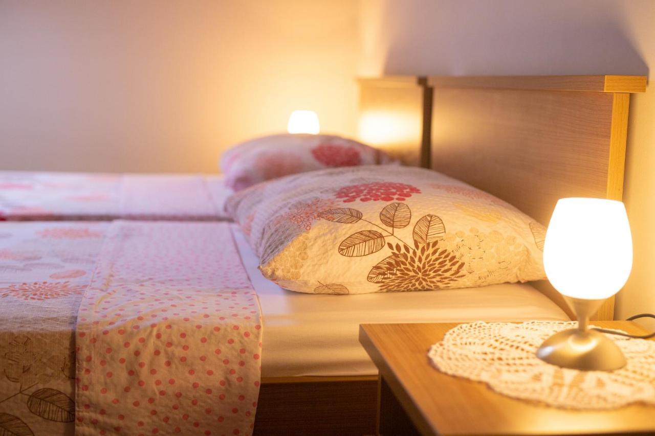 Apartment Mladen クルク エクステリア 写真