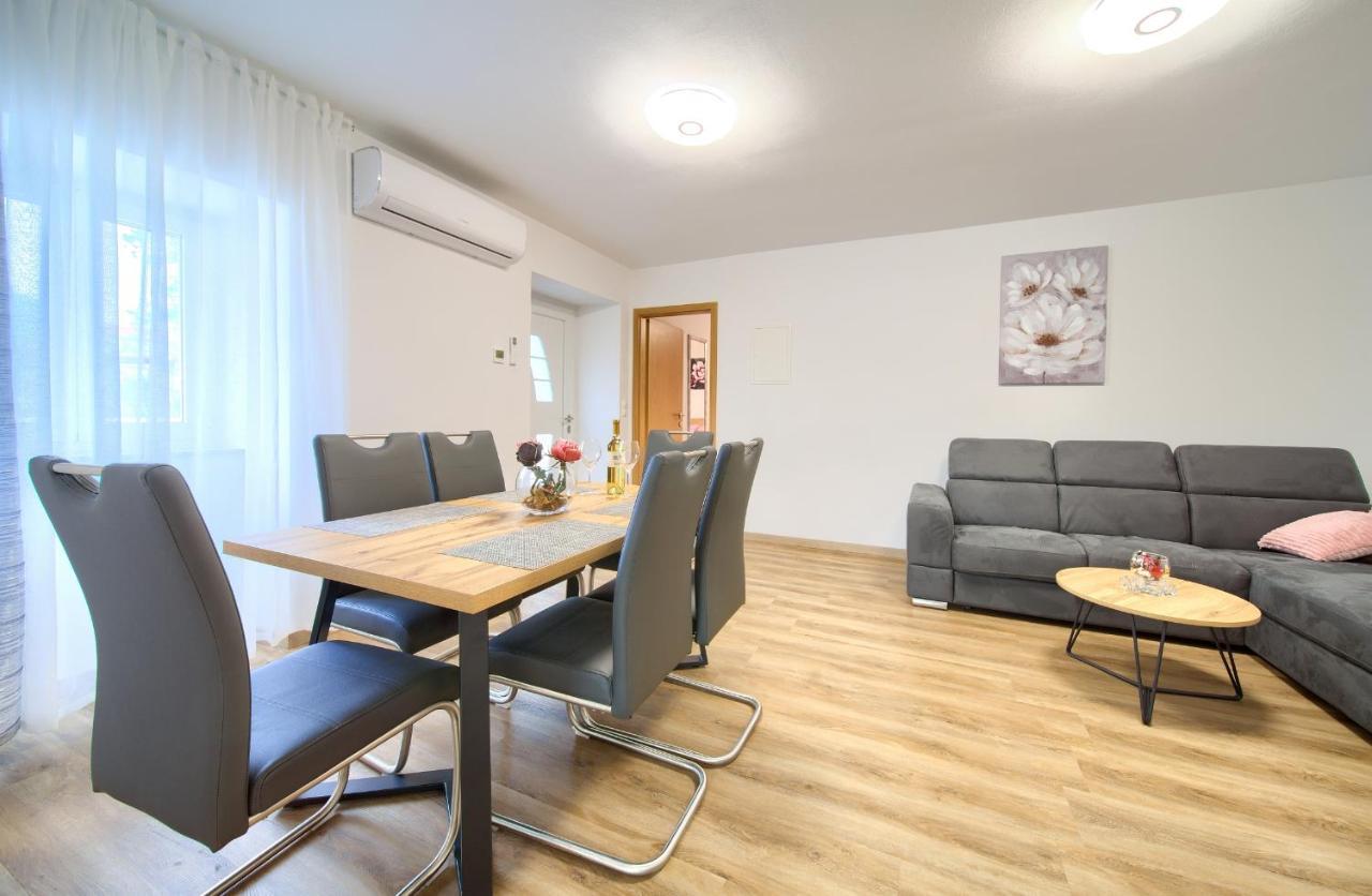 Apartment Mladen クルク エクステリア 写真