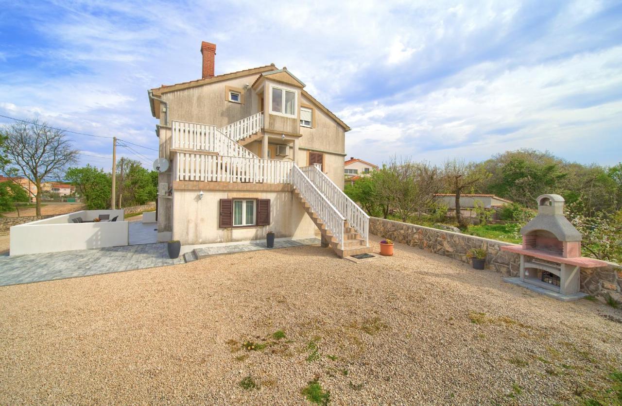 Apartment Mladen クルク エクステリア 写真